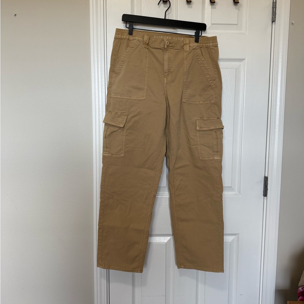 American Eagle Outfitters Women’s Khaki Cargo Pants w/partial elastic waist Sz16